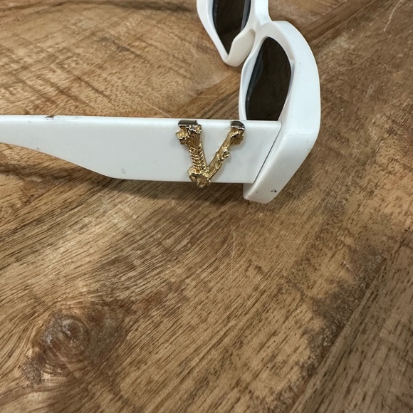 Vintage Versace Sunglasses - Picture 3 of 7